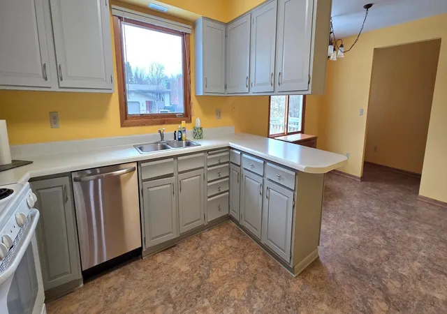 Homes for sale in International Falls, MN | 1311 16Th St W, International Falls, MN 56649 | MLS# 6818735