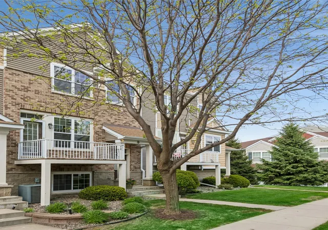 1st image of 1945 Commonwealth Blvd #5, Chanhassen, MN 55317 | MLS# 6819393