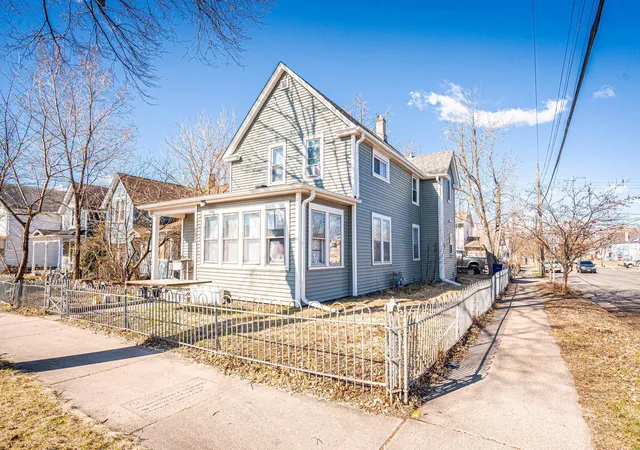 Listing Photo 4 - Condo for sale in building located at 597 Virginia St, Saint Paul, MN 55103