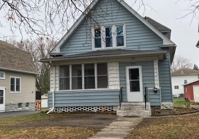 1st image of 304 E 3rd St, Albert Lea, MN 56007 | MLS# 6819920