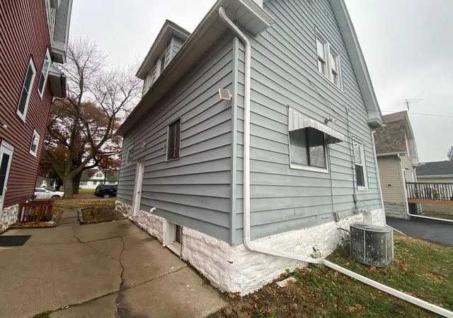 31st image of 304 E 3rd St, Albert Lea, MN 56007 | MLS# 6819920