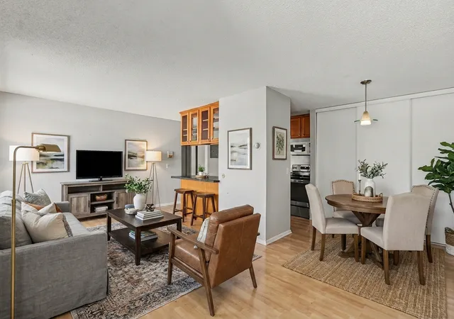 2nd image of 4110 Rahn Rd #201, Saint Paul, MN 55122 | MLS# 6820417