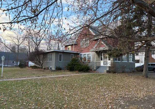 Photo 3 of Single family home for sale at 724 S Marshall Ave, Litchfield, MN 55355 | MLS# 6821067 | Listing updated on 2026-09-05