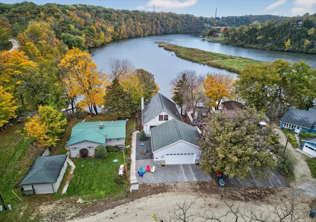 Photo 2 of Single family home for sale at 11355 Cedar Beach Dr Nw, Oronoco, MN 55960 | MLS# 6821311 | Listing updated on 2026-09-04