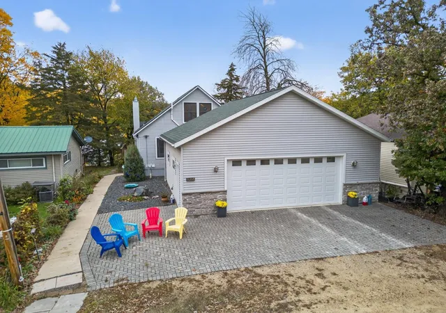 Photo 3 of Single family home for sale at 11355 Cedar Beach Dr Nw, Oronoco, MN 55960 | MLS# 6821311 | Listing updated on 2026-09-04