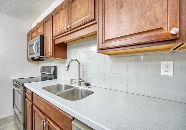 Photo 3 of Condo for sale at 6423 Colony Way #2G, Minneapolis, MN 55435 | MLS# 6821314 | Listing updated on 2026-10-03