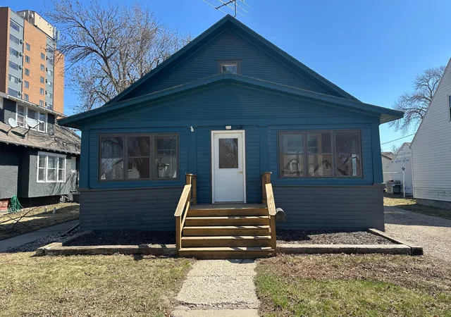 1st image of 219 3rd Ave Sw, Pipestone, MN 56164 | MLS# 6822454