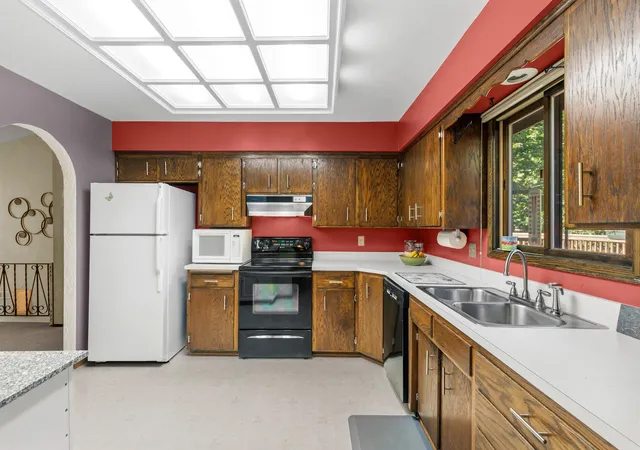 Photo 3 of Single family home for sale at 8135 Long Lake Rd, Saint Paul, MN 55112 | MLS# 6822737 | Listing updated on 2026-08-13