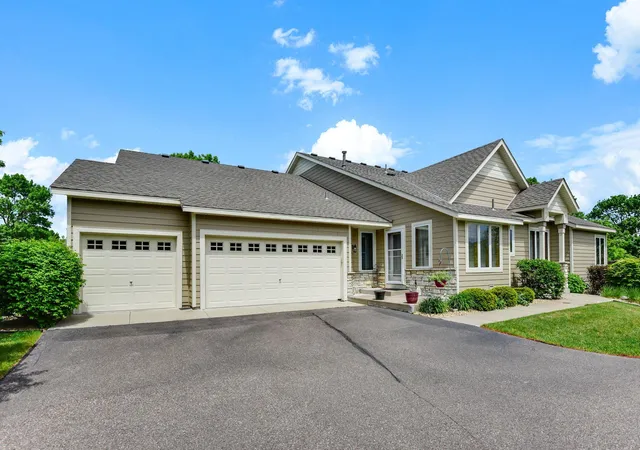 2nd image of 8813 Stonebrooke Ct, Saint Paul, MN 55125 | MLS# 6823086