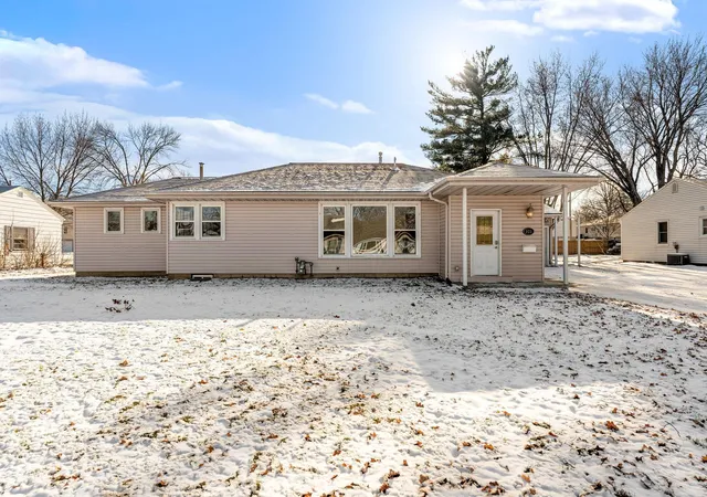 Homes for sale in Owatonna, MN | 323 Murray St, Owatonna, MN 55060 | MLS# 6823485