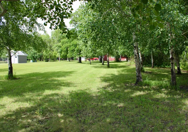 2nd image of 401 Robson Ct, Thief River Falls, MN 56701 | MLS# 6823587