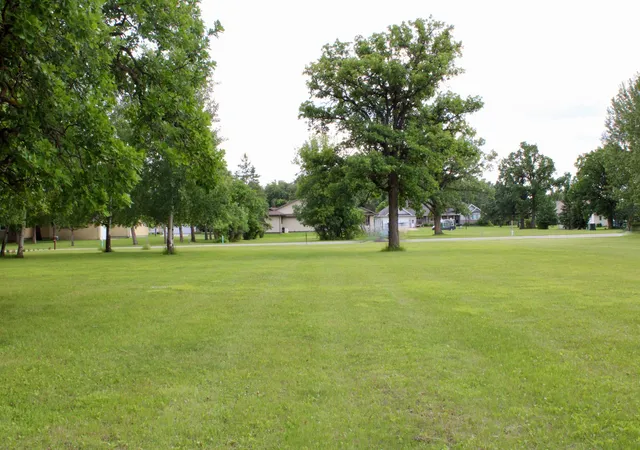4th image of 401 Robson Ct, Thief River Falls, MN 56701 | MLS# 6823587