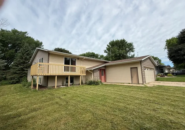 38th image of 225 S 7th Ave E #E, Truman, MN 56088 | MLS# 6824455