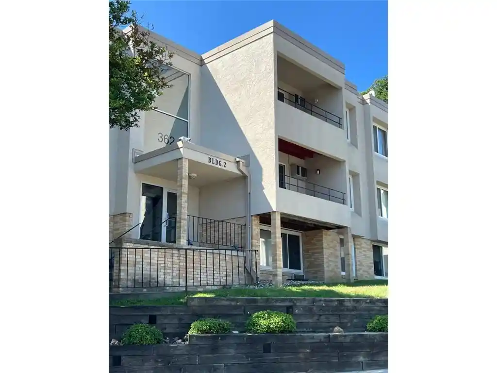 Listing Photo 2 - Condo for sale in 362 Elton Hls Dr NW located at 362 Elton Hls Dr NW, Rochester, MN 55901 - Unit #18