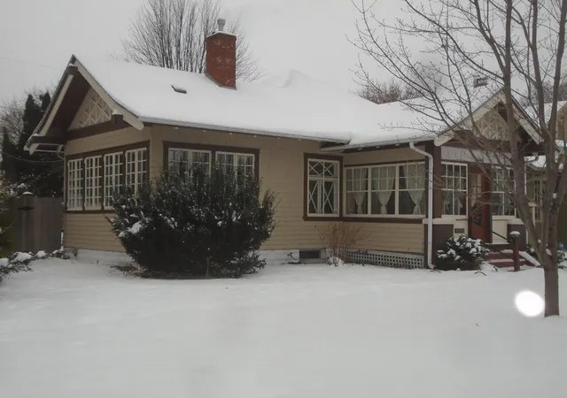 1st image of 1048 Linwood Ave, Saint Paul, MN 55105 | MLS# 6825338