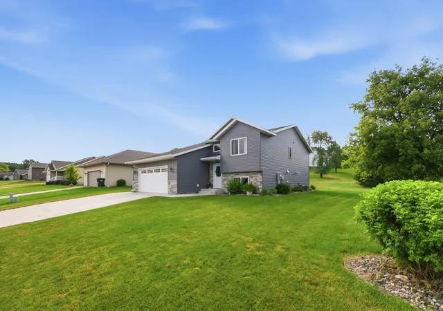 3rd image of 632 Emma Dr Se, Cold Spring, MN 56320 | MLS# 6825592