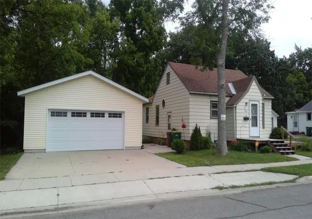1st image of 1405 Johnson St, Albert Lea, MN 56007 | MLS# 6825746