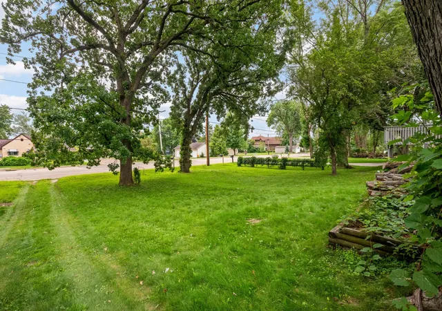 Photo 3 of Single family home for sale at 744 N Shore Dr, Forest Lake, MN 55025 | MLS# 7000112 | Listing updated on 2026-08-27
