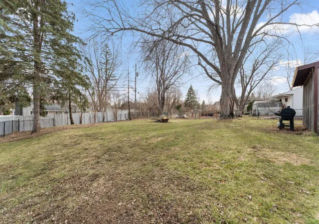 27th image of 4080 Jersey Ave N, Minneapolis, MN 55427 | MLS# 7000182