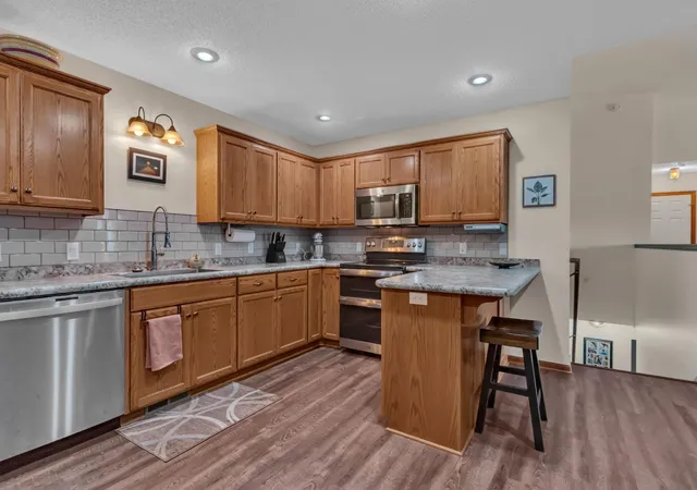 Homes for sale in New London, MN | 125 Meadow Ln, New London, MN 56273 | MLS# 7000737