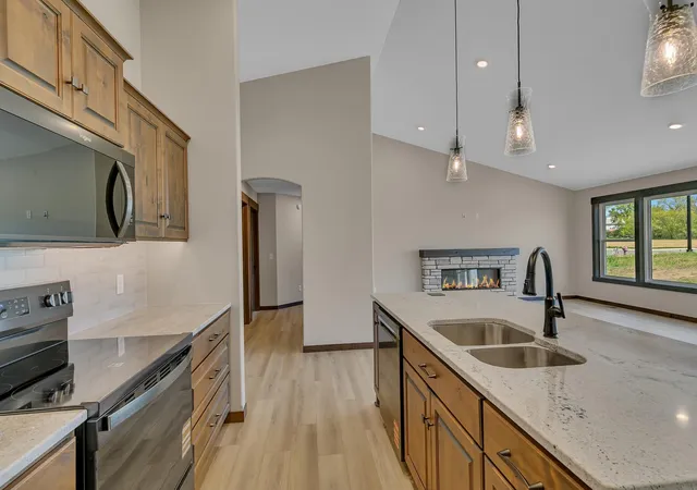Photo 4 of Single family home for sale at 1900 Sandstone Loop S, Sartell, MN 56377 | MLS# 7000862 | Listing updated on 2026-05-27