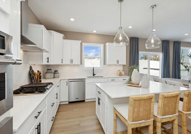 2nd image of 4801 Noble Dr Nw, Rochester, MN 55901 | MLS# 7001604