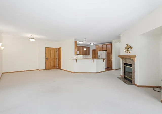 Photo 3 of Condo for sale at 5225 Grandview Sq #210, Minneapolis, MN 55436 | MLS# 7001832 | Listing updated on 2026-10-08