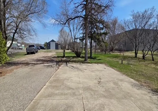 36th image of 1205 N Nokomis, Alexandria, MN 56308 | MLS# 7001988