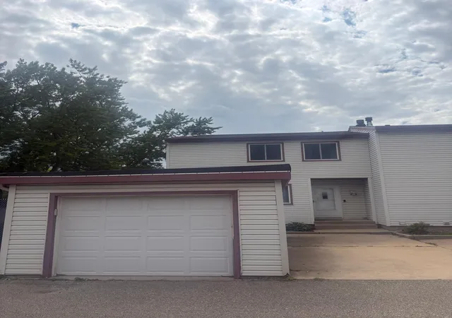 Homes for sale in Rochester, MN | 907 40th St Nw, Rochester, MN 55901 | MLS# 7002049