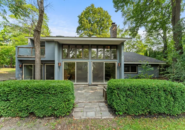 1st image of 16101 Hilltop Rd, Eden Prairie, MN 55347 | MLS# 7002149