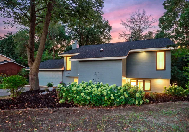 30th image of 16101 Hilltop Rd, Eden Prairie, MN 55347 | MLS# 7002149
