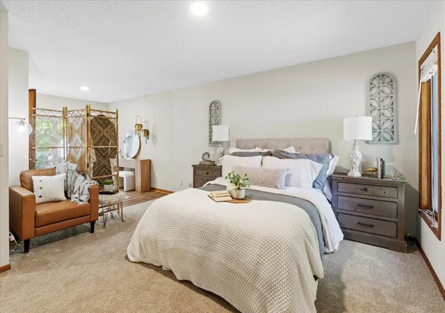 Photo 4 of Single family home for sale at 16101 Hilltop Rd, Eden Prairie, MN 55347 | MLS# 7002149 | Listing updated on 2026-10-09