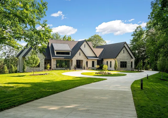 Photo 1 of Single family home for sale at 1225 Oakview Rd, Long Lake, MN 55356 | MLS# 7002178 | Listing updated on 2026-04-21