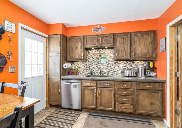 5th image of 1221 Knight Ave N, Thief River Falls, MN 56701 | MLS# 7002196