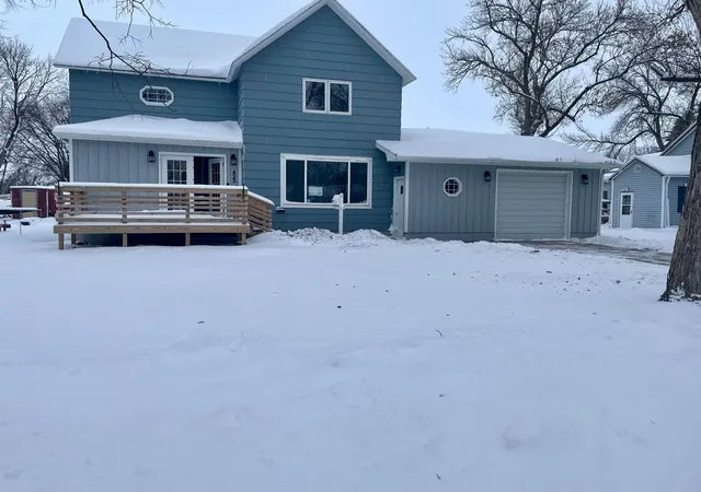 Single Family Residence at 423 12th Street N, Breckenridge, MN 56520 | MLS# 7002897 | | Sold on 2026-05-01