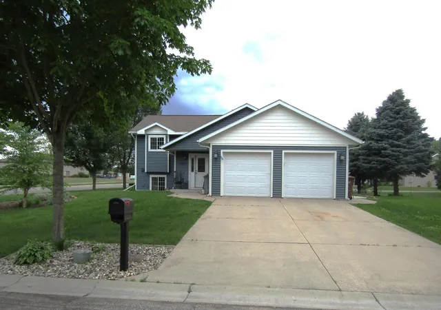 Homes for sale in Montevideo, MN | 1103 N 15Th St, Montevideo, MN 56265 | MLS# 7003043