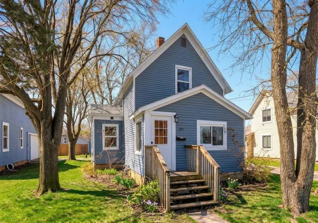 Photo 1 of Sale Pending at 724 8th Avenue Nw, Faribault, MN 55021 | MLS# 7003101 | Listing updated on 2026-10-28