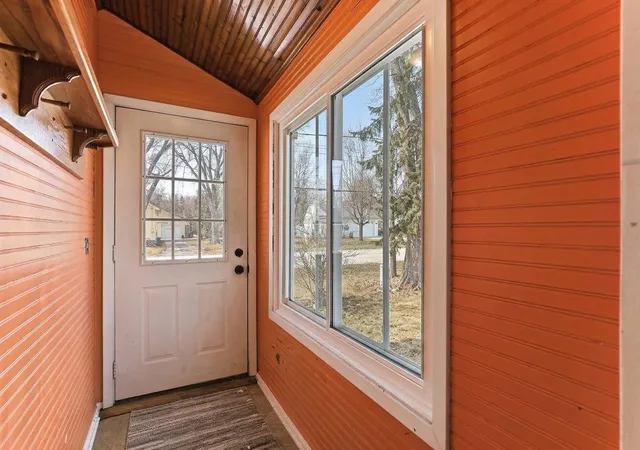Photo 4 of Sale Pending at 724 8th Avenue NW, Faribault, MN 55021 | MLS# 7003101 | Listing updated on 2026-10-28