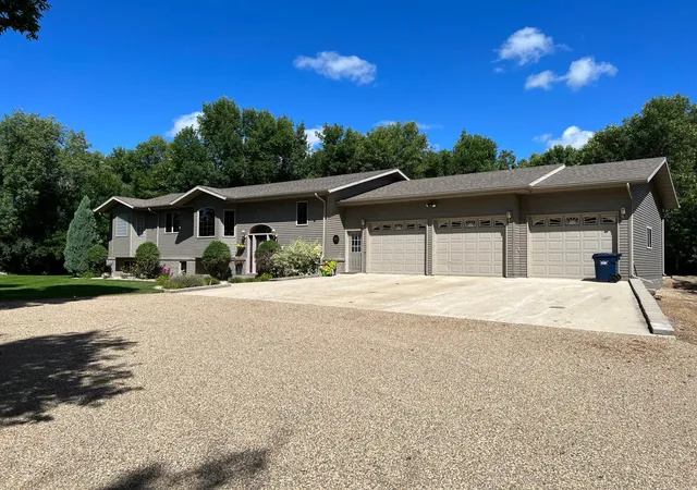 Photo 1 of Single family home for sale at 102 County Rd 1, Fessenden, ND 58438 | MLS# 7003170 | Listing updated on 2026-08-29
