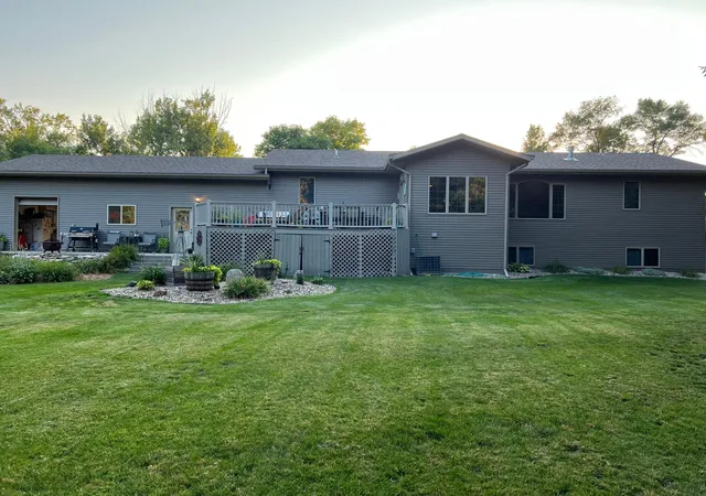 Photo 4 of Single family home for sale at 102 County Rd 1, Fessenden, ND 58438 | MLS# 7003170 | Listing updated on 2026-09-23