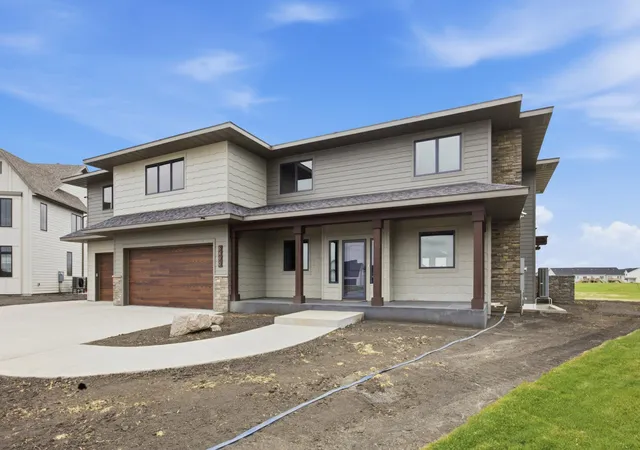 Photo 2 of Mansion for sale at 6490 Selkirk Dr S, Fargo, ND 58104 | MLS# 7003291 | Listing updated on 2026-08-14