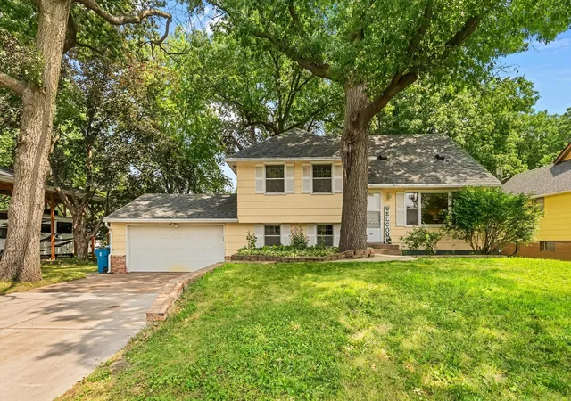 1st image of 262 N Star Ln, Circle Pines, MN 55014 | MLS# 7003736