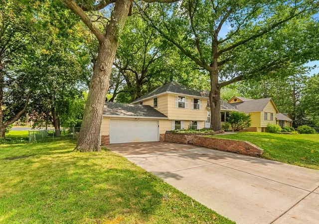 2nd image of 262 N Star Ln, Circle Pines, MN 55014 | MLS# 7003736
