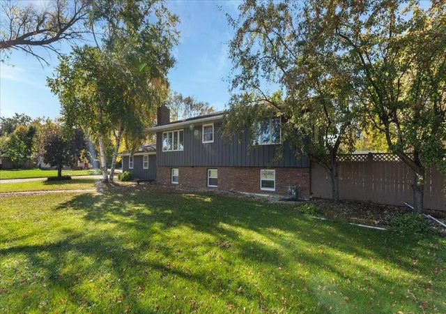 Photo 3 of Single family home for sale at 900 13th Avenue SW, Willmar, MN 56201 | MLS# 7003965 | Listing updated on 2026-09-22