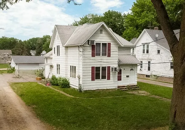 Photo 3 of Multi family home for sale at 509 4th Street, Albert Lea, MN 56007 | MLS# 7004302 | Listing updated on 2026-05-27