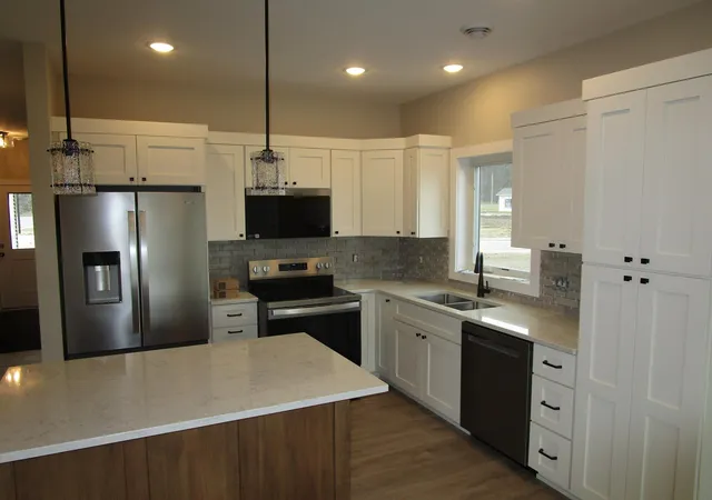 2nd image of 803 3rd Ave Nw, Pine Island, MN 55963 | MLS# 7004780