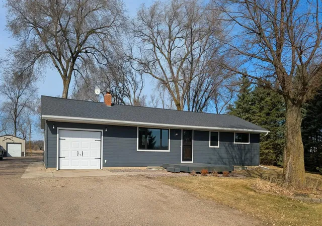 Photo 3 of Single family home for sale at 6005 30th Avenue Sw, Montevideo, MN 56265 | MLS# 7005111 | Listing updated on 2026-09-12