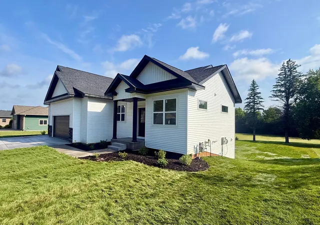 Photo 3 of Single family home for sale at 5542 Cannon Dale Ct, Red Wing, MN 55066 | MLS# 7005354 | Listing updated on 2026-10-06