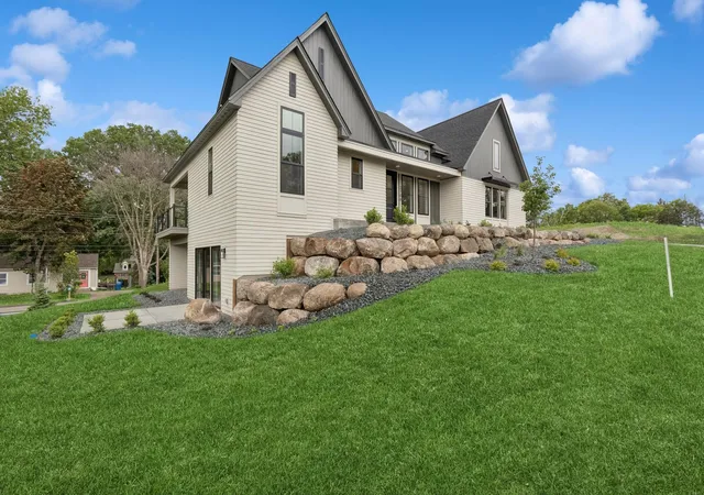Photo 1 of Single family home for sale at 2706 Lakeview Ct, Saint Paul, MN 55117 | MLS# 7005470 | Listing updated on 2026-08-26