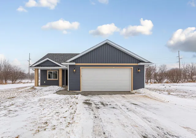 Photo 3 of Sale Pending at 804 2nd Street SE, Dodge Center, MN 55927 | MLS# 7006140 | Listing updated on 2026-07-29